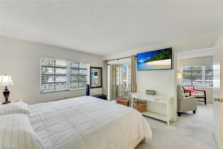 5 High Point Cir W 204, Naples, Florida 34103