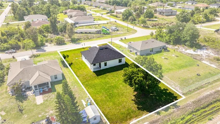 329 Ranier Ave, Lehigh Acres, Florida 33974