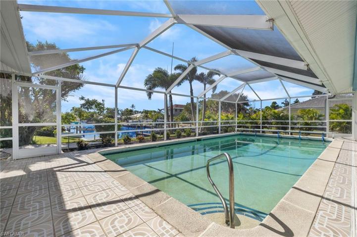 Screened Pool