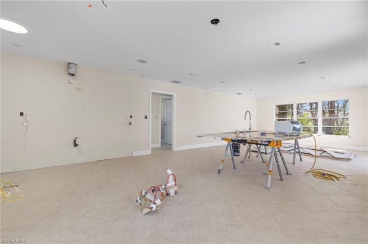Kitchen/Dining Area