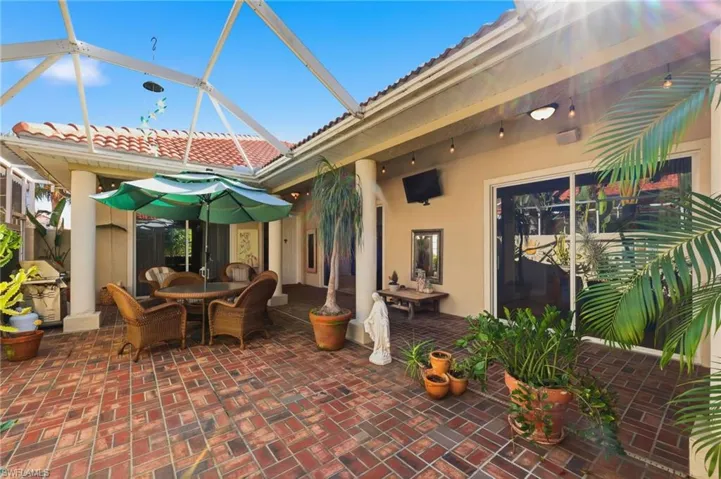 Paved private courtyard with cabanna apartment