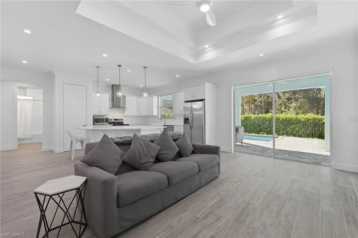 152 14th Ave Nw, Naples, Florida 34120