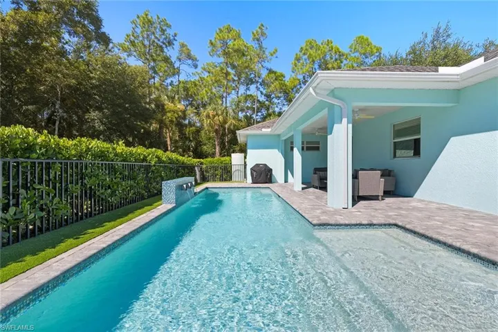 152 14th Ave Nw, Naples, Florida 34120
