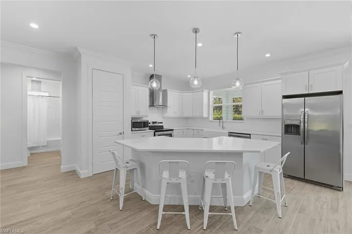 152 14th Ave Nw, Naples, Florida 34120
