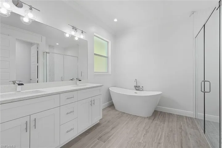 152 14th Ave Nw, Naples, Florida 34120