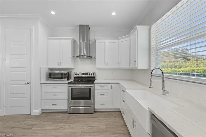 152 14th Ave Nw, Naples, Florida 34120