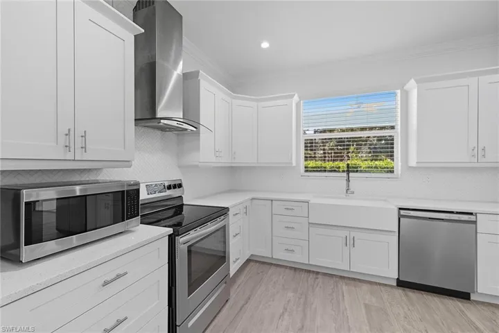 152 14th Ave Nw, Naples, Florida 34120