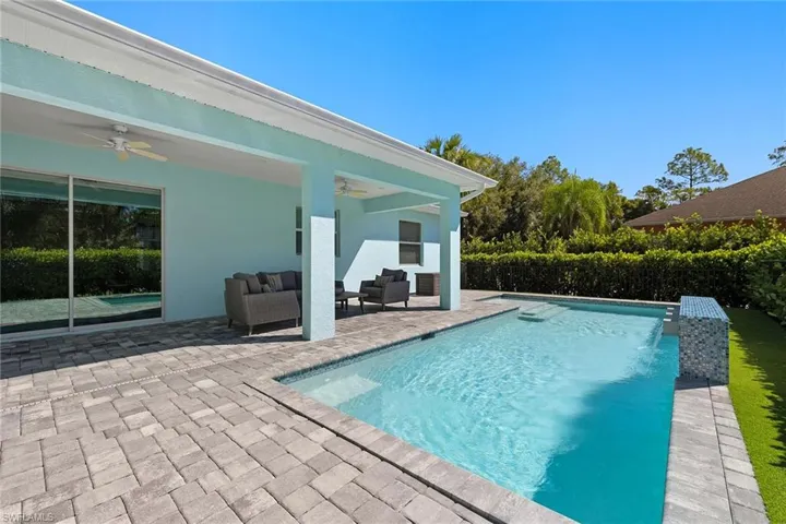152 14th Ave Nw, Naples, Florida 34120
