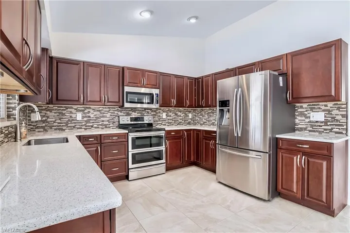 1401 SE 20th  CT, Cape Coral, FL 33990