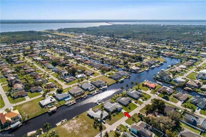 1401 SE 20th  CT, Cape Coral, FL 33990