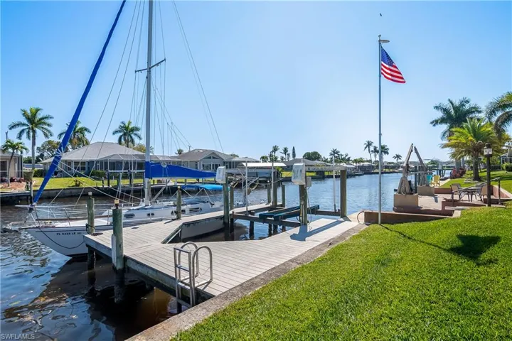 1401 SE 20th  CT, Cape Coral, FL 33990