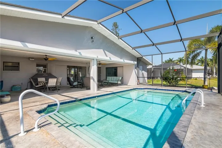 1401 SE 20th  CT, Cape Coral, FL 33990
