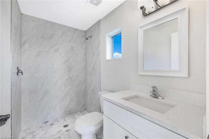 846 Wilmington PKWY, CAPE CORAL FL 33993