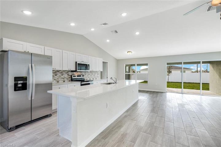 846 Wilmington PKWY, CAPE CORAL FL 33993