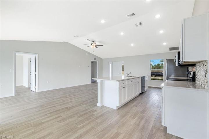 846 Wilmington PKWY, CAPE CORAL FL 33993