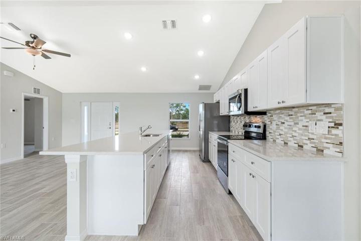 846 Wilmington PKWY, CAPE CORAL FL 33993