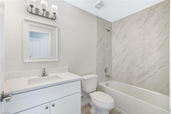 846 Wilmington PKWY, CAPE CORAL FL 33993