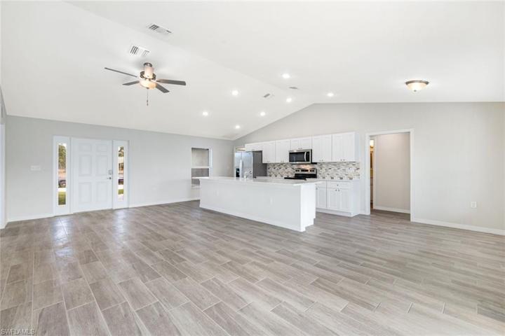 846 Wilmington PKWY, CAPE CORAL FL 33993