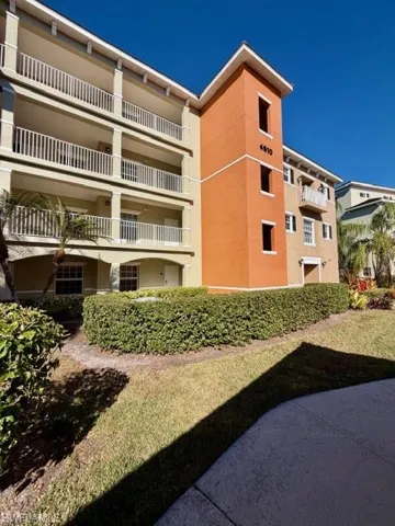 4510 Botanical Place Cir 3, Naples, Florida 34112