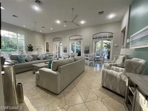 4510 Botanical Place Cir 3, Naples, Florida 34112