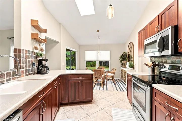 18918 Cypress View Dr, Fort Myers, Florida 33967