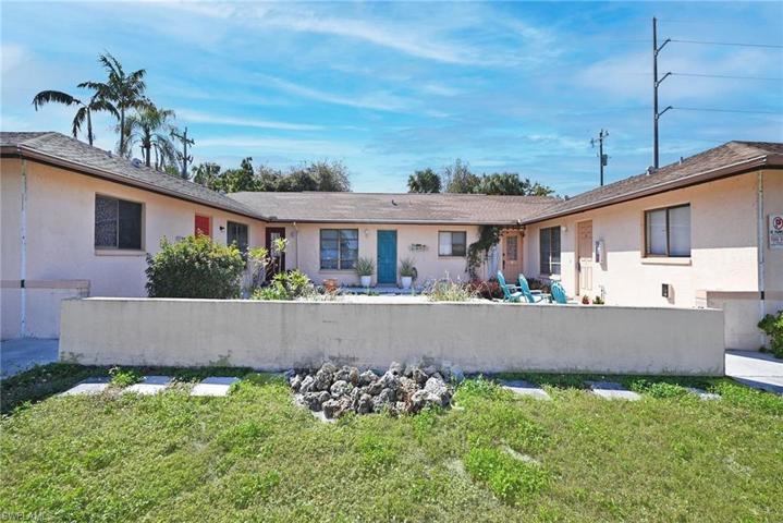 2718 SE 16th  PL, Cape Coral, FL 33904