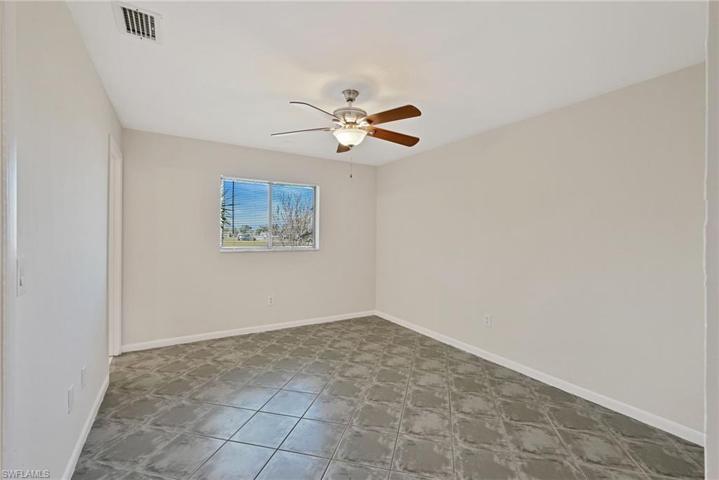 2718 SE 16th  PL, Cape Coral, FL 33904
