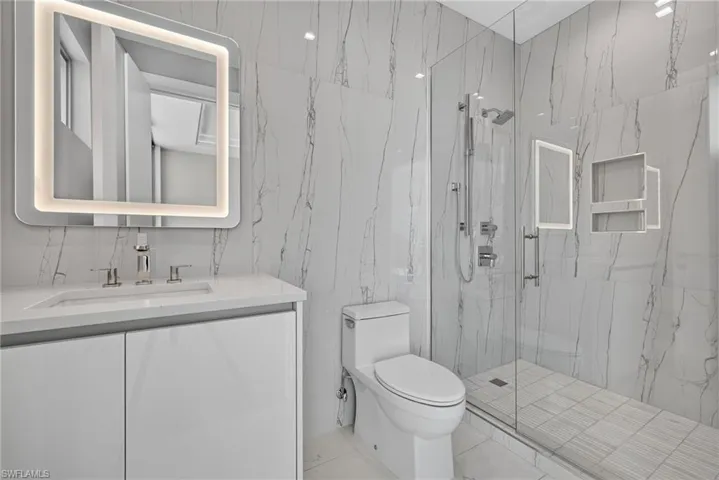 1165 8th St S #202, Naples, Florida 34102