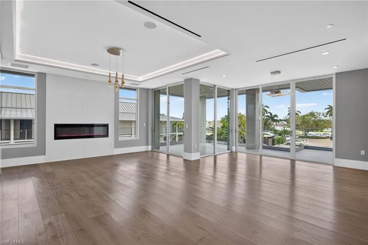 1165 8th St S #202, Naples, Florida 34102