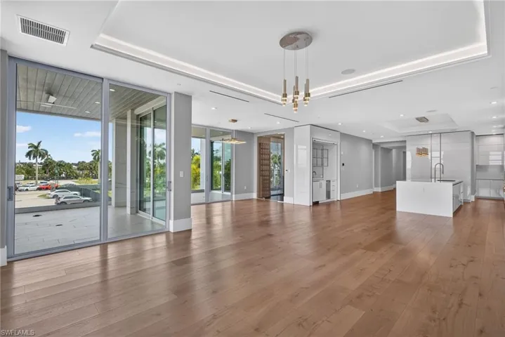1165 8th St S #202, Naples, Florida 34102