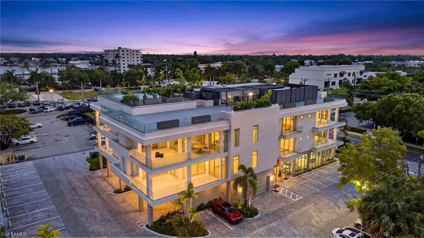 1165 8th St S #202, Naples, Florida 34102