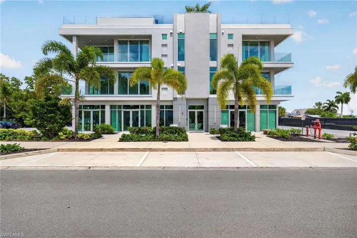 1165 8th St S #202, Naples, Florida 34102