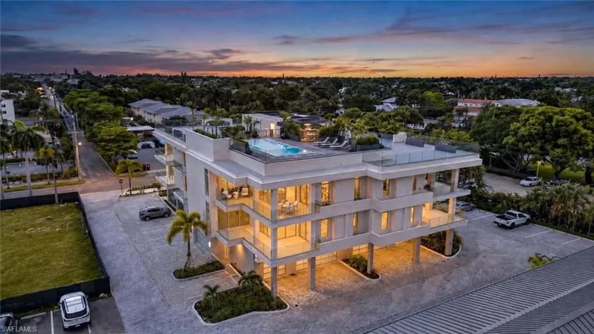 1165 8th St S #202, Naples, Florida 34102
