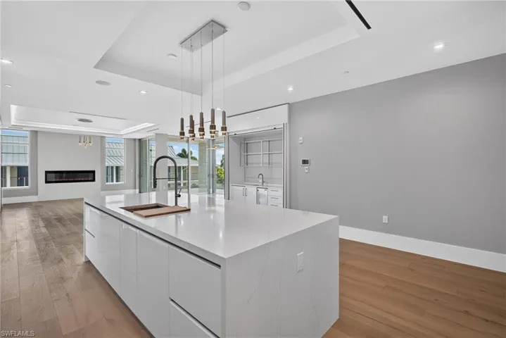 1165 8th St S #202, Naples, Florida 34102
