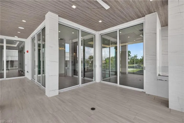 1165 8th St S #202, Naples, Florida 34102