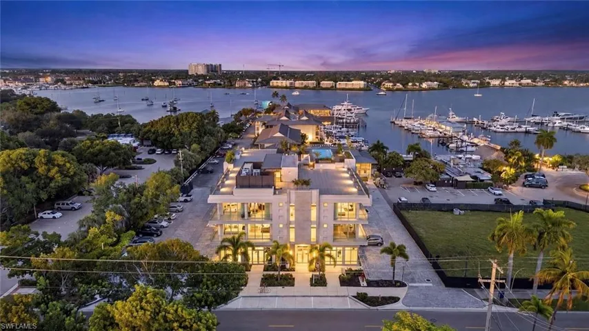 1165 8th St S #202, Naples, Florida 34102