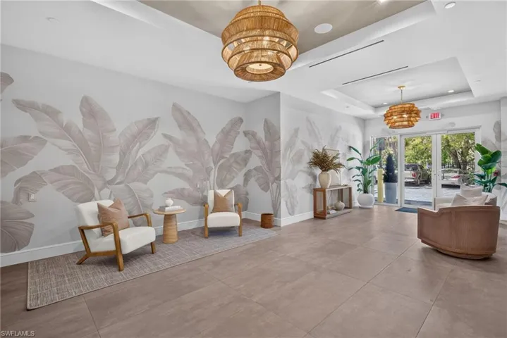 1165 8th St S #202, Naples, Florida 34102