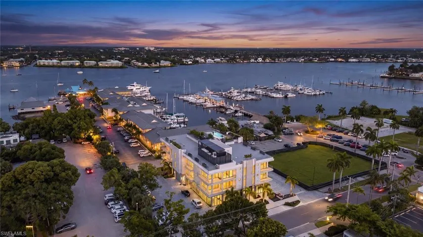 1165 8th St S #202, Naples, Florida 34102