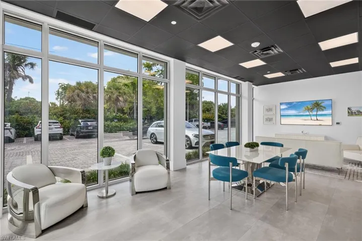 1165 8th St S #202, Naples, Florida 34102