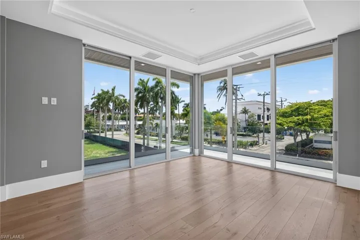 1165 8th St S #202, Naples, Florida 34102