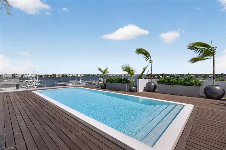 1165 8th St S #202, Naples, Florida 34102