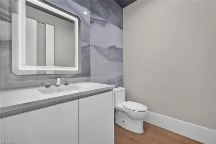1165 8th St S #202, Naples, Florida 34102