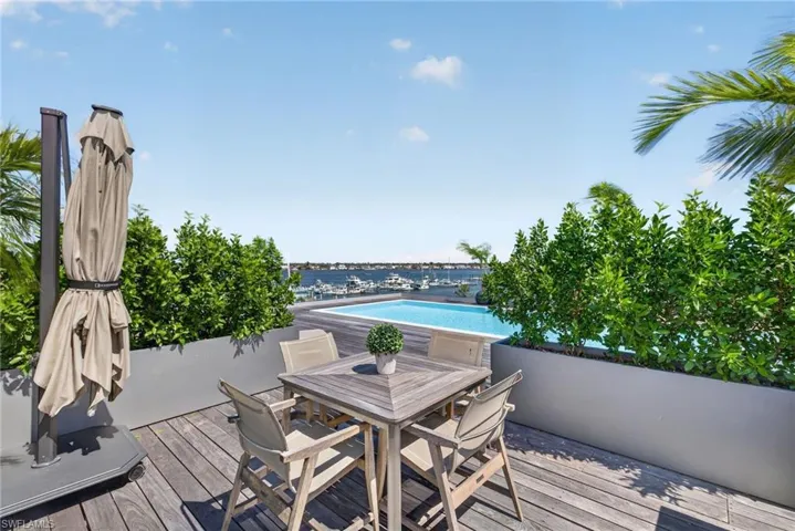 1165 8th St S #202, Naples, Florida 34102