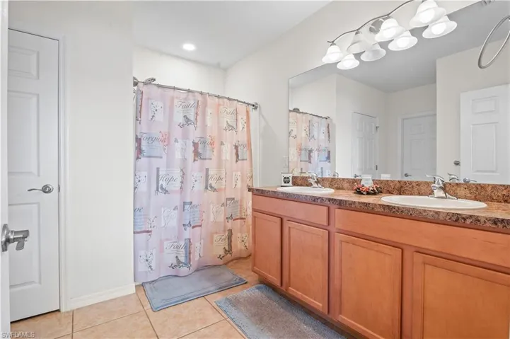 3118 Apple Blossom Dr, Alva, Florida 33920
