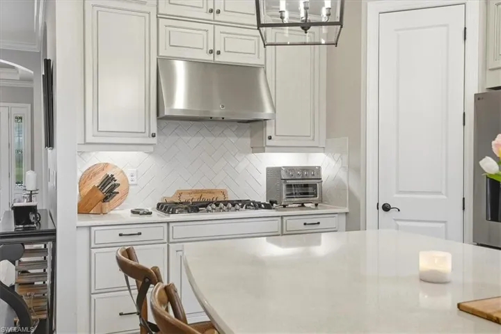 9523  Campanile  CIR, Naples, FL 34114