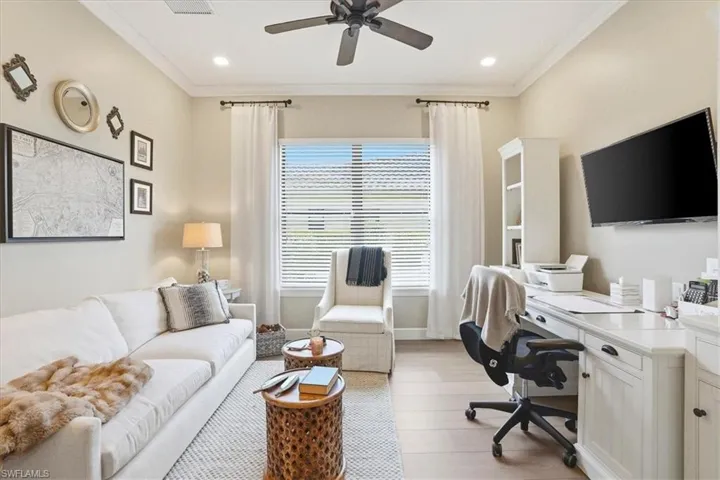 9523  Campanile  CIR, Naples, FL 34114