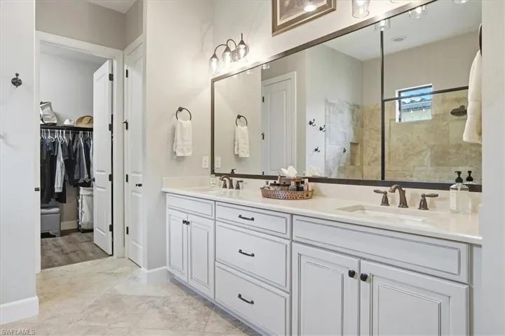 9523  Campanile  CIR, Naples, FL 34114