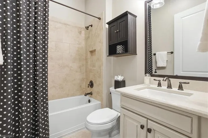 9523  Campanile  CIR, Naples, FL 34114