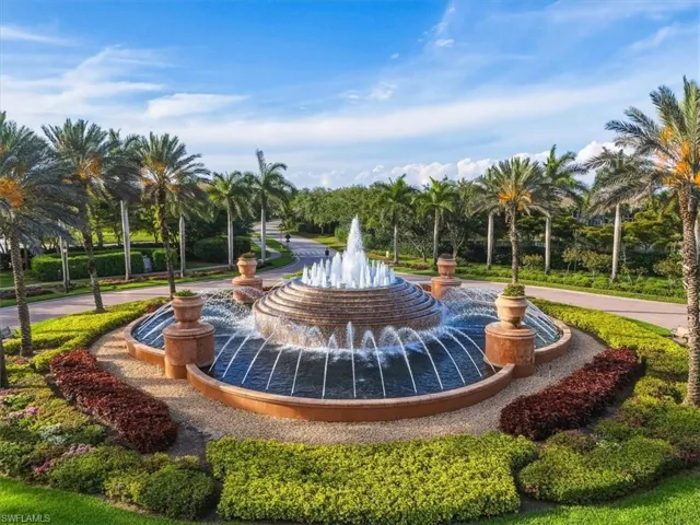 9523  Campanile  CIR, Naples, FL 34114