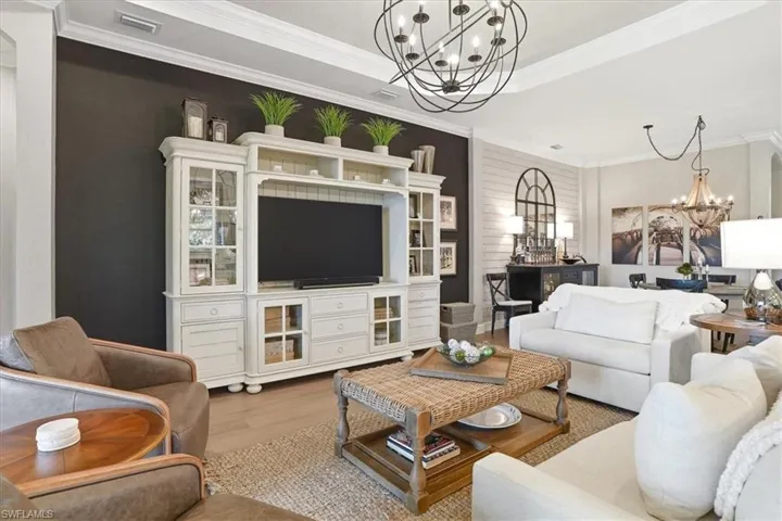 9523  Campanile  CIR, Naples, FL 34114